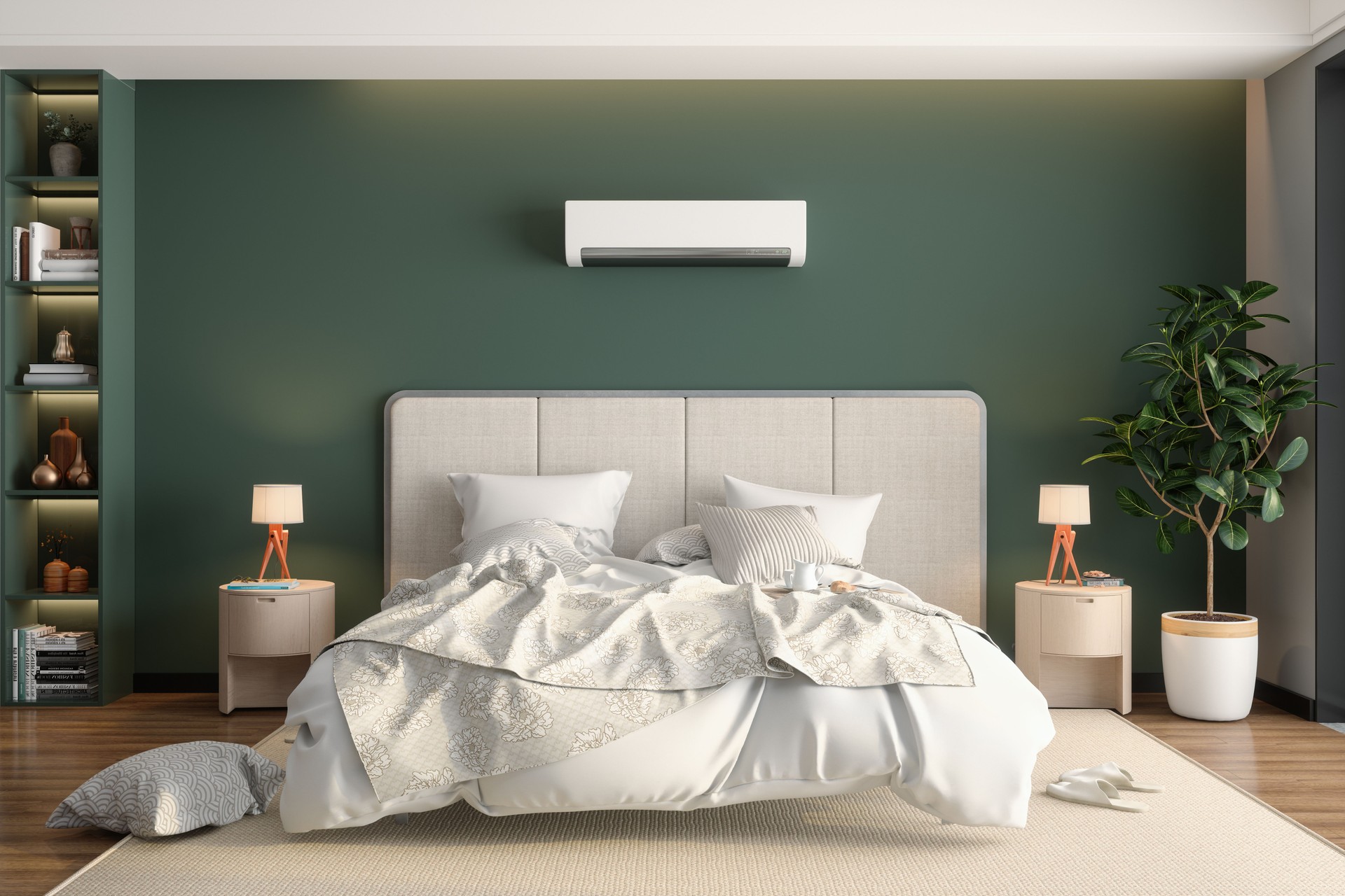 Interior de dormitorio moderno con vista frontal de cama doble desordenada, aire acondicionado, mesas de noche y planta en maceta